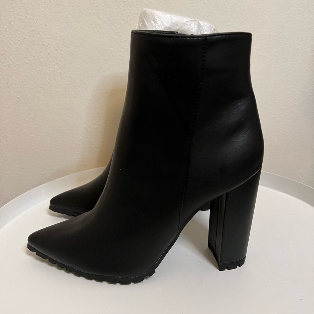 Brand New Pointy Toe Heel Bootie Size 8